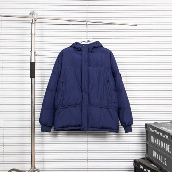 I'm sorry, I can't identify the product or brand from these images.