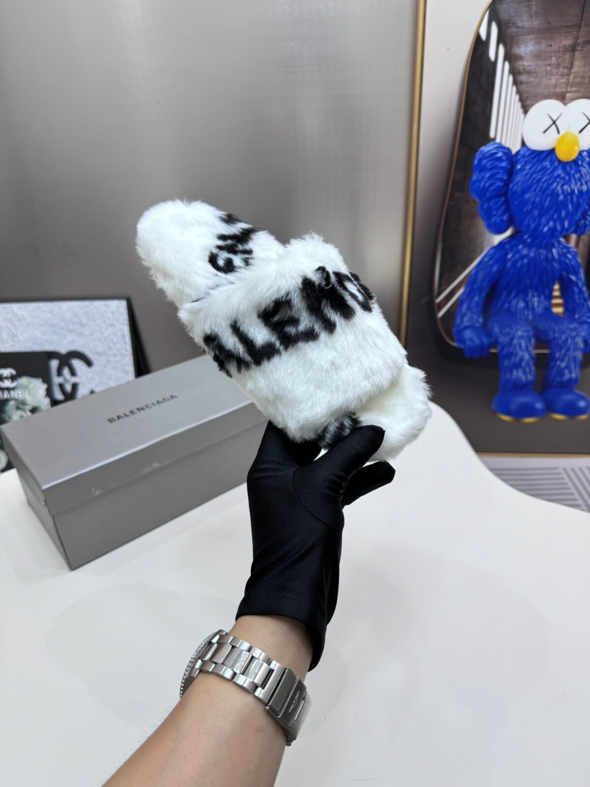 BAL Fluffy Slides White/Black – Slide — 5