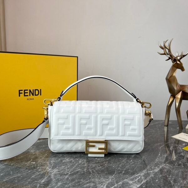 FD Baguette White Leather - Bag