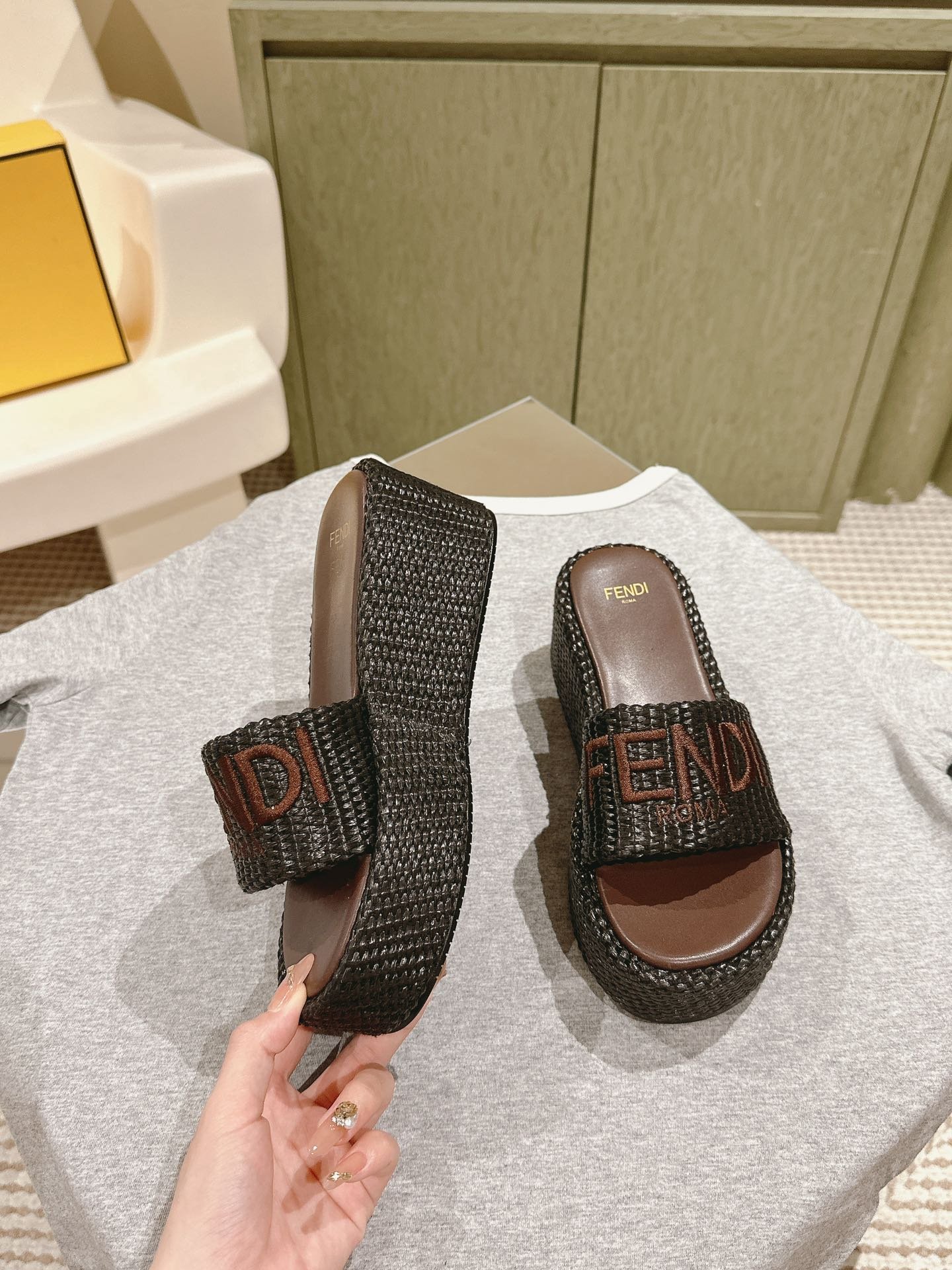 FD Colibri Wedge Slides Black Raffia - Slides - Image 3