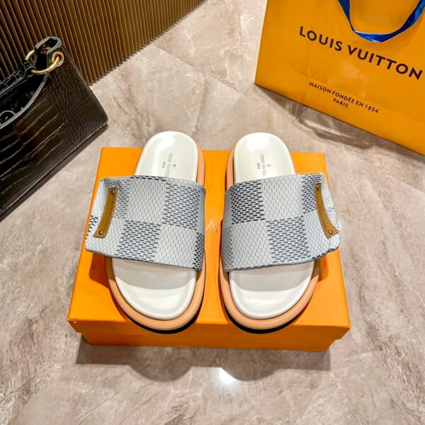 LV Waterfront - Slides