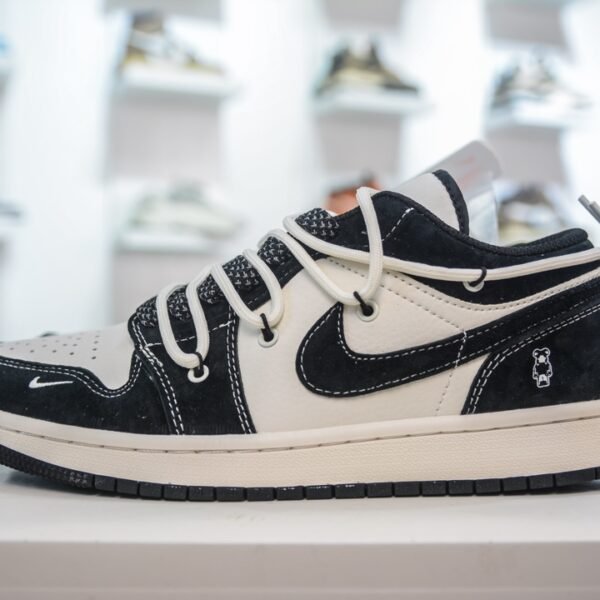 NK Air Jordan 1 Low Bearbrick - Sneakers