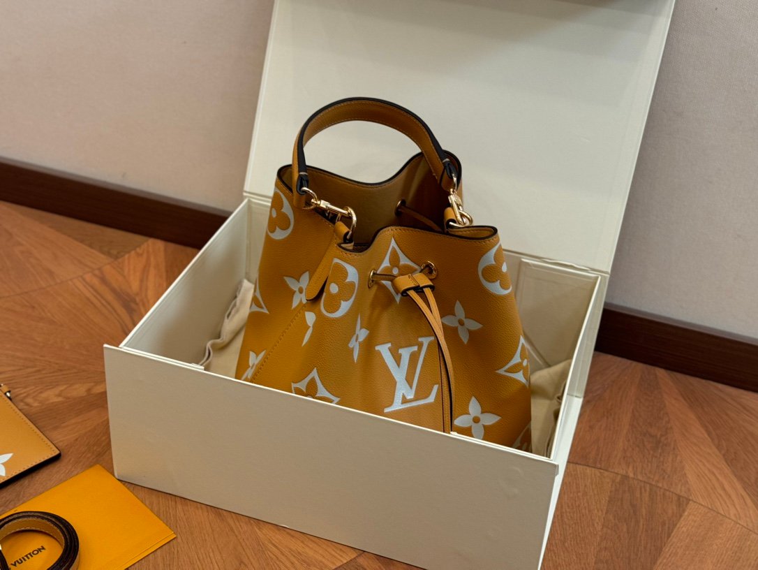 LV Neonoe Monogram Giant - Bag