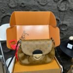 LV Pochette Métis Monogram Reverse – Bag – Tan