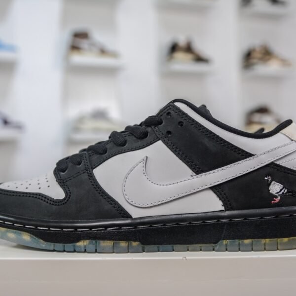 NK SB Dunk Low Pro Pigeon Panda - Sneakers