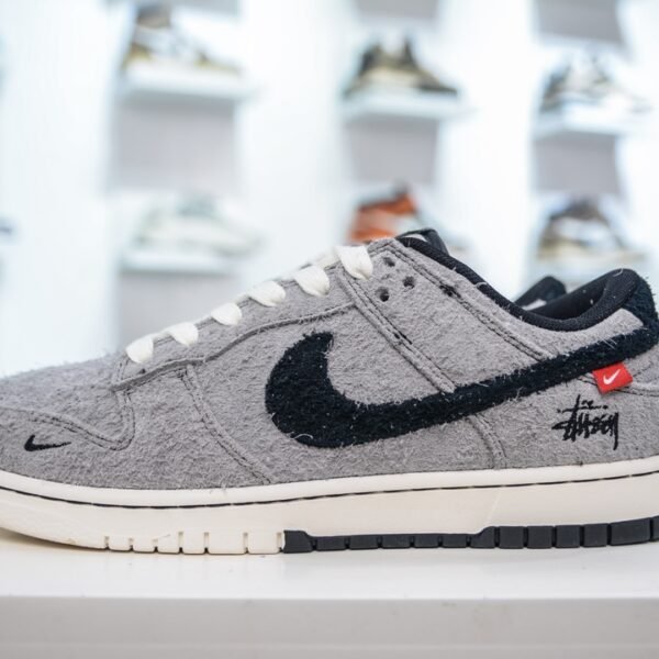 NK SB Dunk Low x Stussy - Sneakers