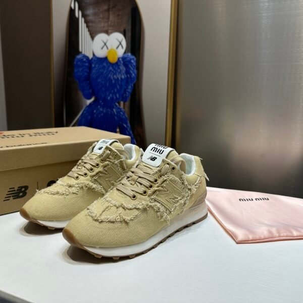 NB 574 MIU Collaboration - Sneakers