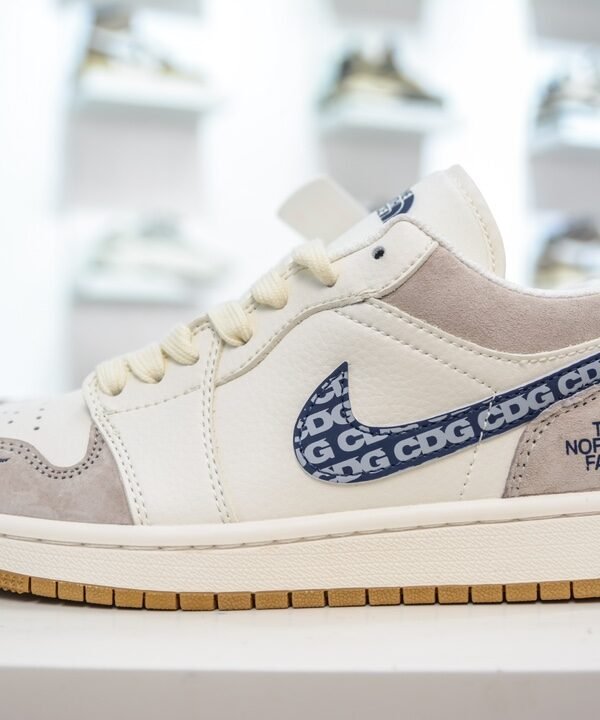 NK Air Jordan 1 Low TNF CDG – Sneakers