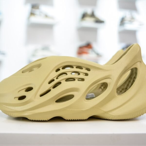AD Yeezy Foam Runner - Shoes