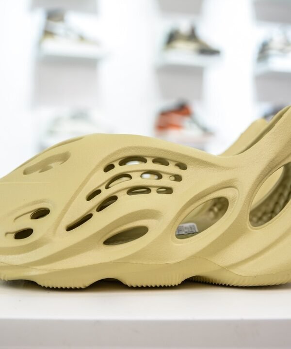 AD Yeezy Foam Runner – Shoes – Yellow