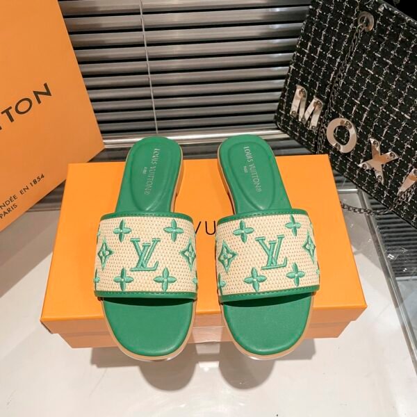 LV Pool Pillow Comfort - Slides