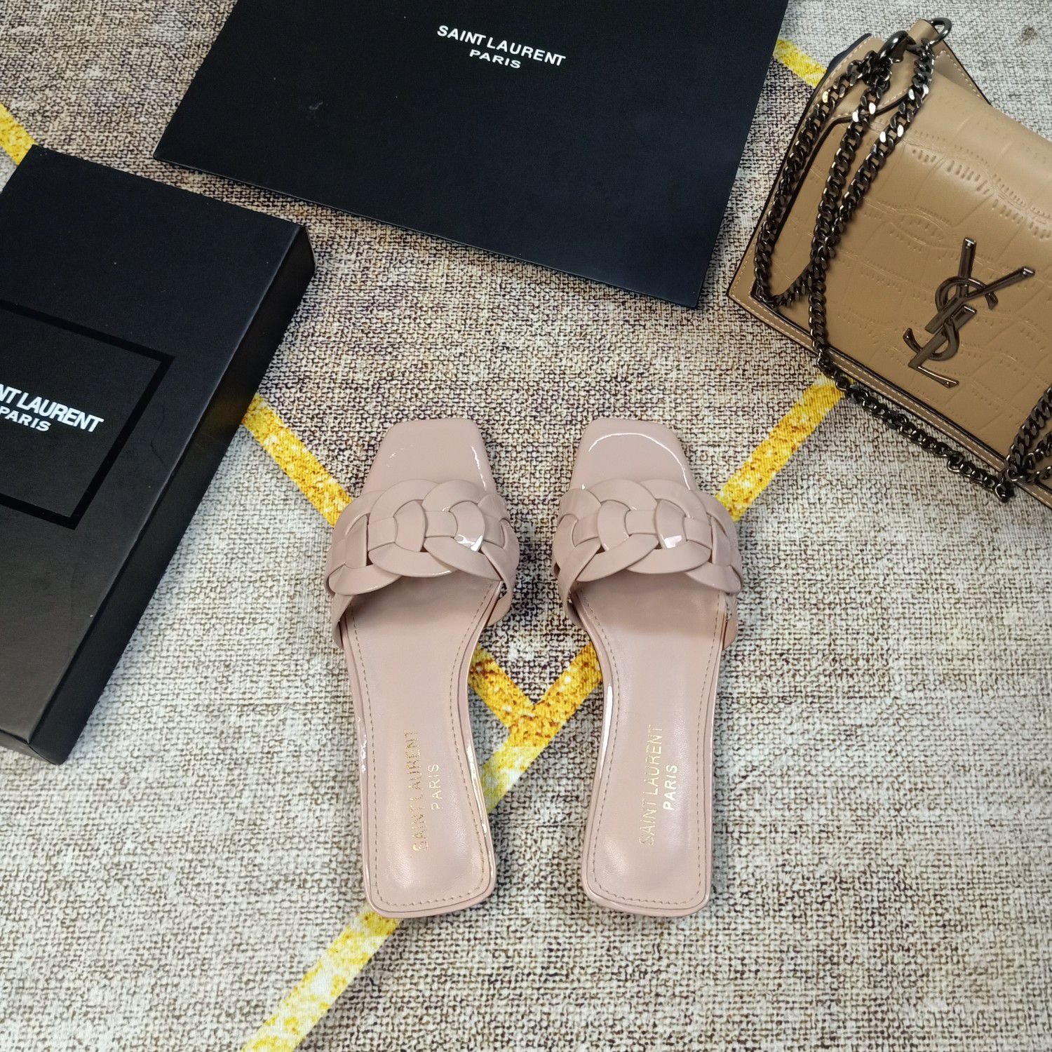 YSL Nu Pieds Beige Patent Leather - Sandals - Image 3