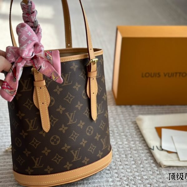 LV Petit Bucket Monogram - Bag