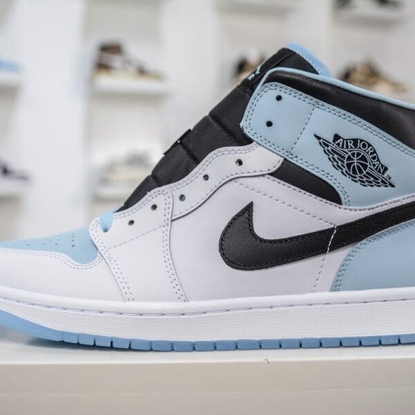 NK Air Jordan 1 Mid University Blue - Sneakers