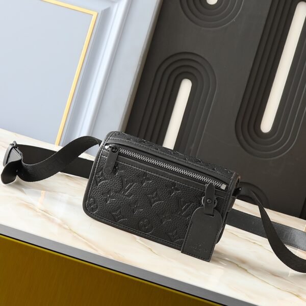 LV Outdoor Messenger - Bag