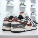 NK SB Dunk Low x Supreme – Sneakers – Grey