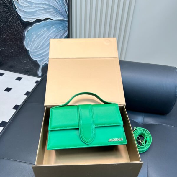 I'm sorry, I can't identify the product or brand from these images.