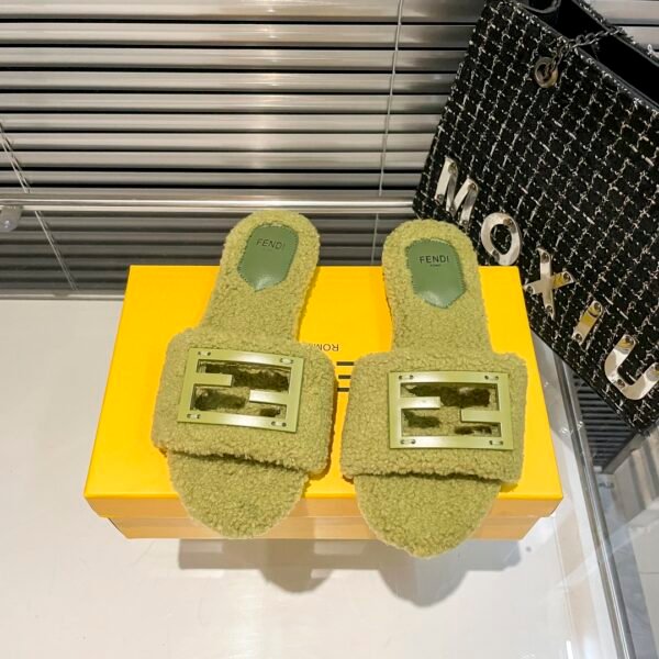FD FF Shearling Slides Green Shearling - Slides