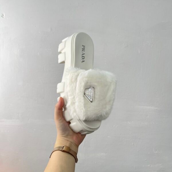 PR Monolith Faux Fur - Slides
