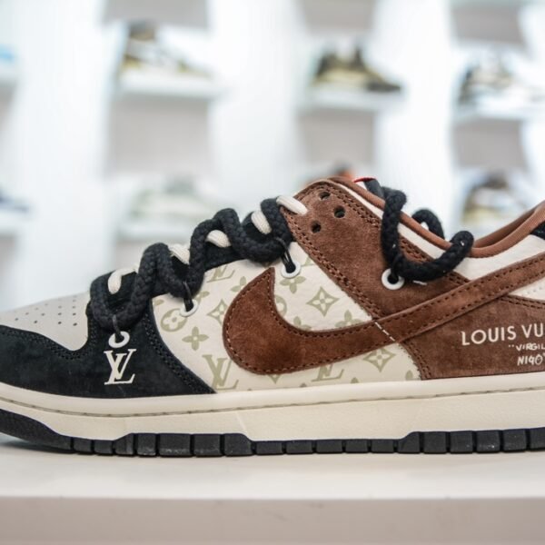 NK Dunk Low x LV - Sneakers