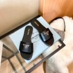 PR Triangle Logo Slides – Slides – Black