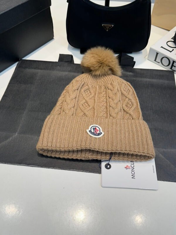 MCL Cable Knit Beanie Beige Wool – Chapeau – Rouge