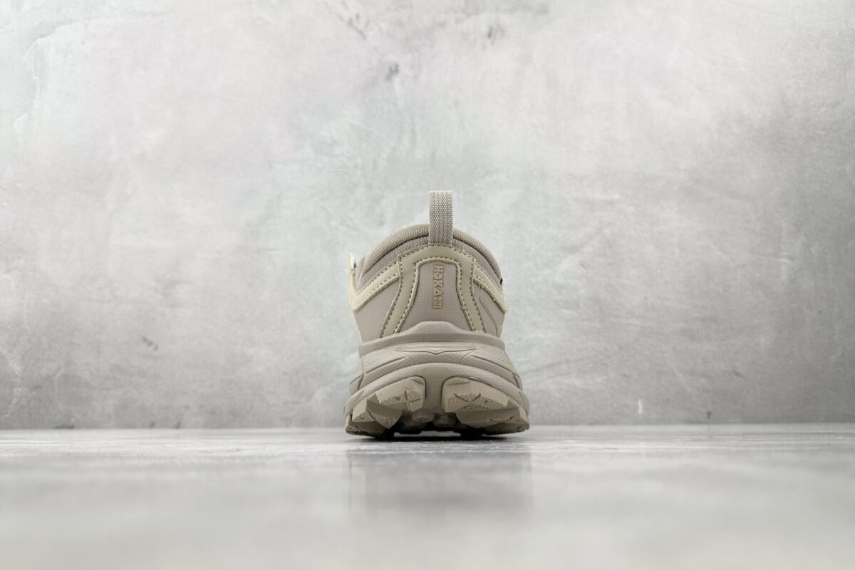 HK Bondi 8 – Sneakers – Beige — 9