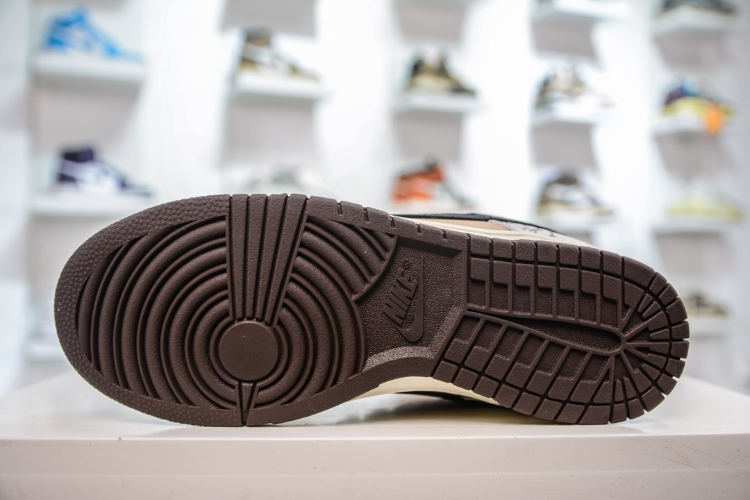NK Dunk Low Pro SB Reese Forbes Hunter Brown/Beige - Sneakers - Image 5