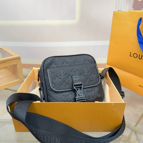 LV Utility Crossbody Monogram Shadow - Bag