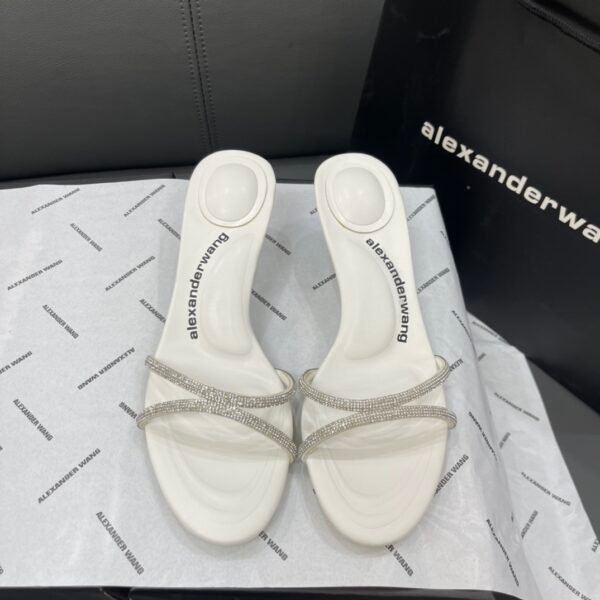 I'm sorry, I can't identify the product or brand from these images.
