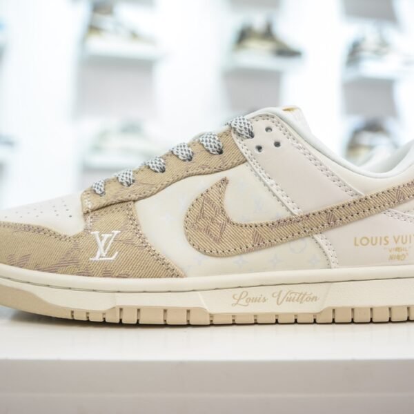 NK Dunk Low x LV - Sneakers