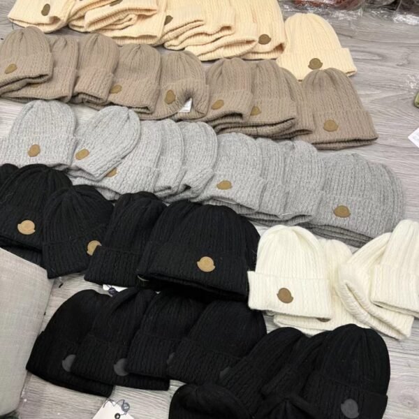 MCL Ribbed Wool Beanie Black/White - Hat