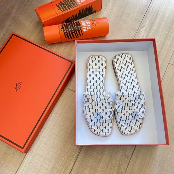 HM Oran Sandals - Slides