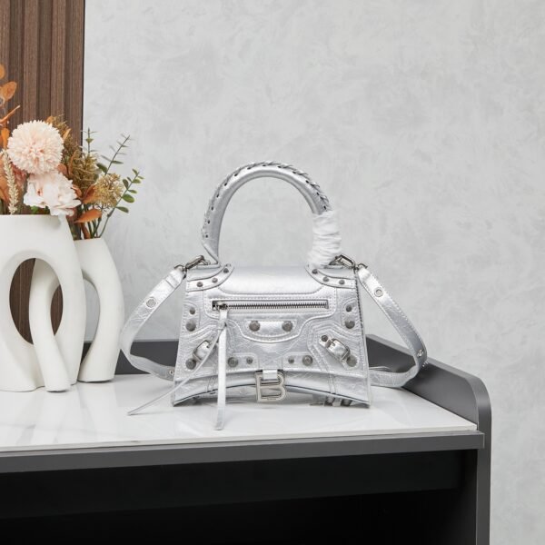 BAL Black Arena lamb leather is full of punk style, quite
