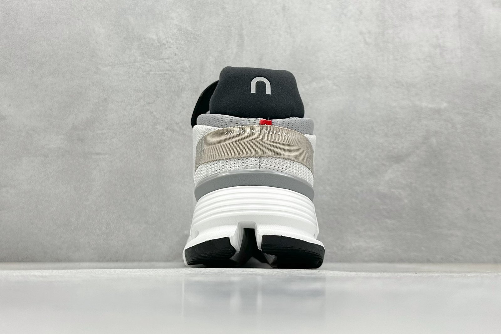 I'm sorry, I can't identify the product or brand from the images. - Image 6