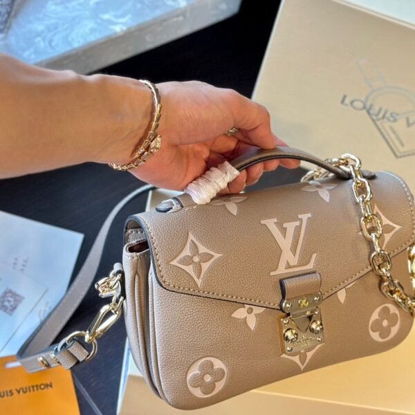 LV Pochette Metis Monogram Empreinte - Bag