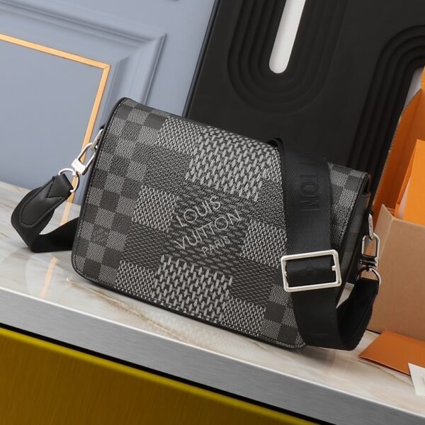 LV District PM - Bag