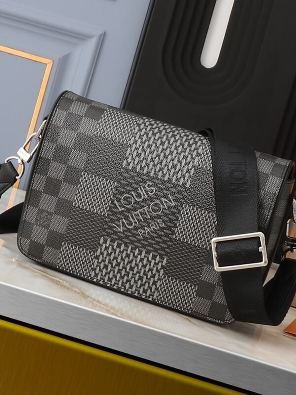 LV District PM – Bag