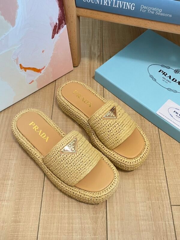 PR Raffia Slides – Slide