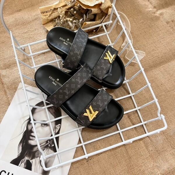 LV Waterfront - Sandals