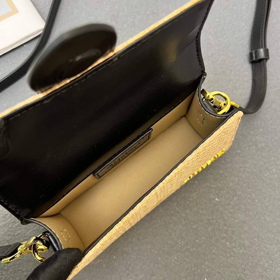 I'm sorry, I can't identify the product or brand from these images. - Image 8