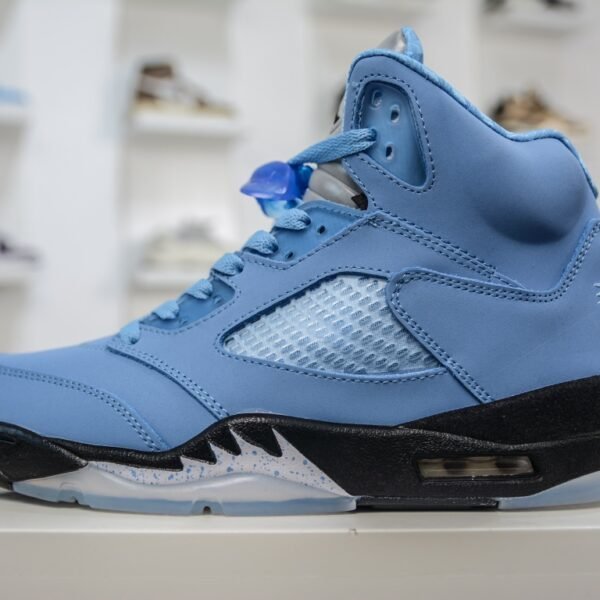 NK Air Jordan 5 Retro University Blue University Blue - Sneakers