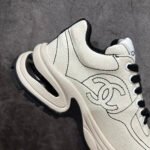 CC Light Sneaker – Sneaker