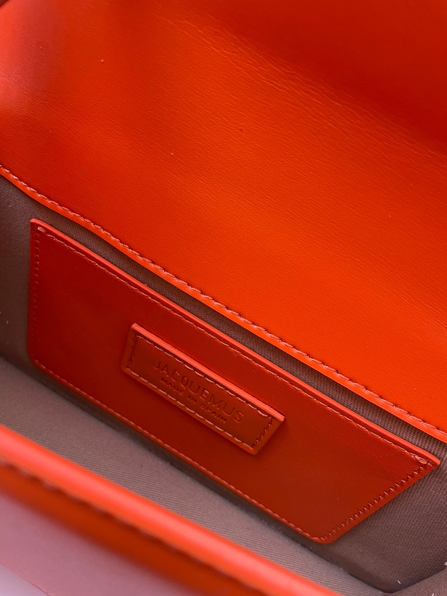 I'm sorry, I can't identify the product or brand from these images. - Image 9