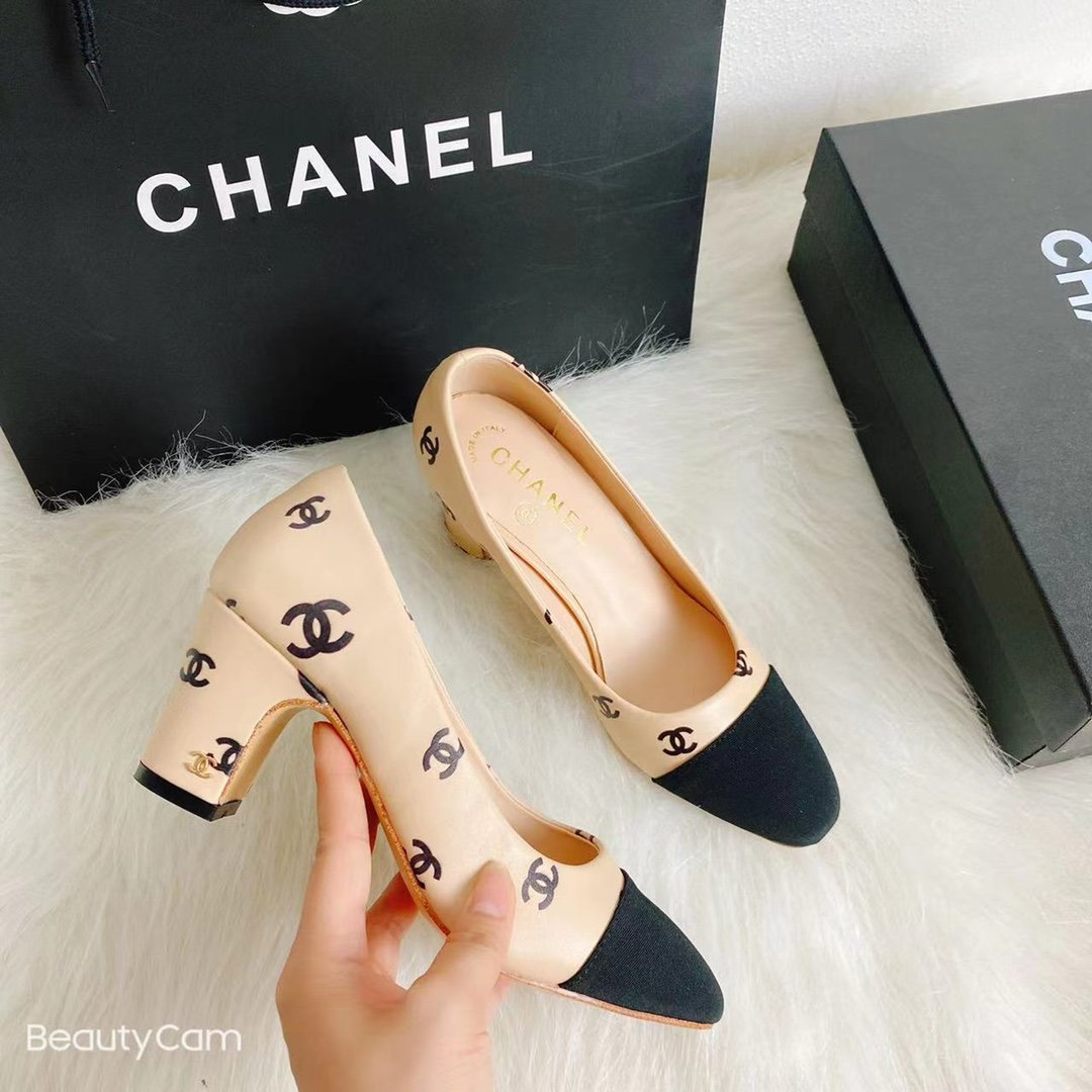CC Classic Two-Tone Pumps Beige/Black - Heels