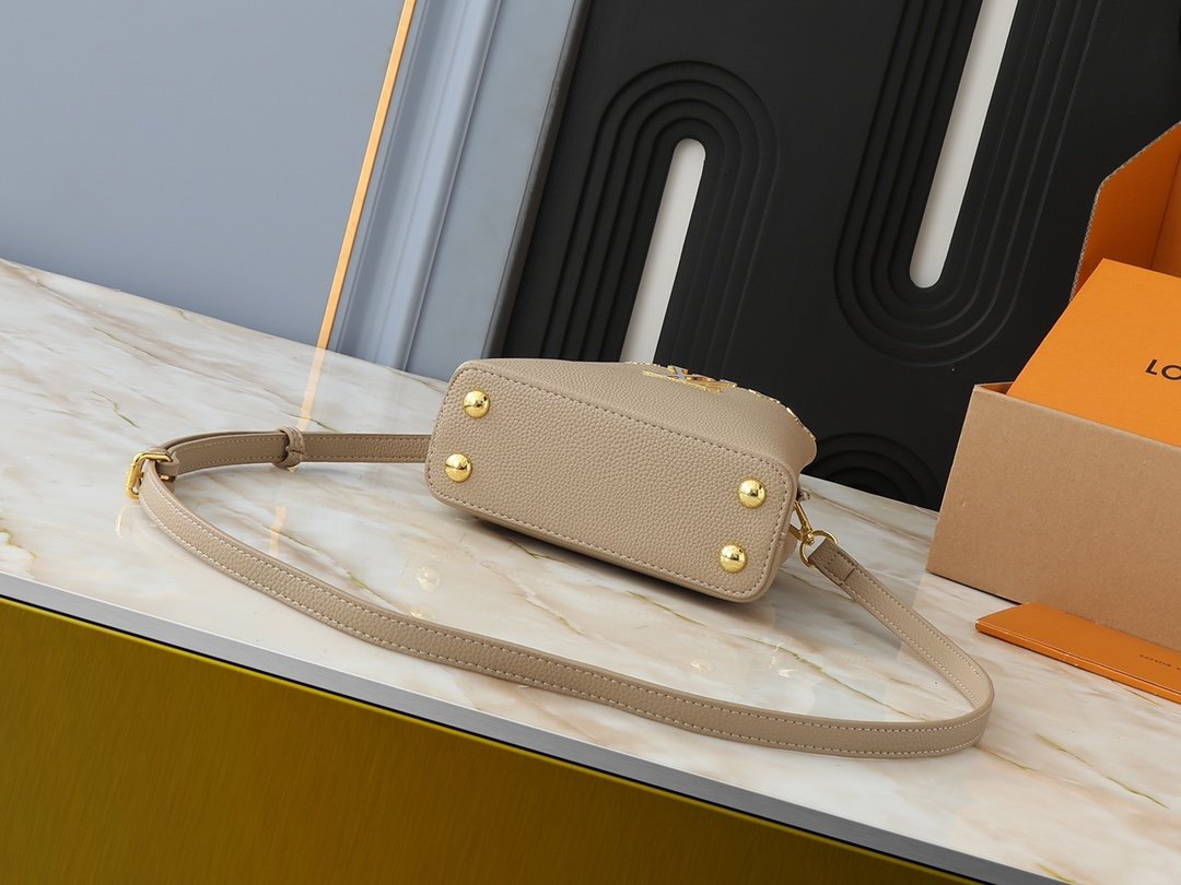 LV Capucines BB Beige Leather - Bag - Image 4