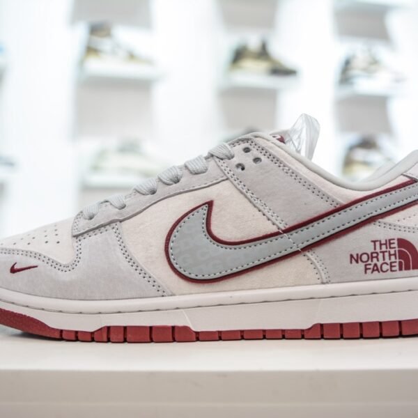 NK Dunk Low TNF - Sneakers
