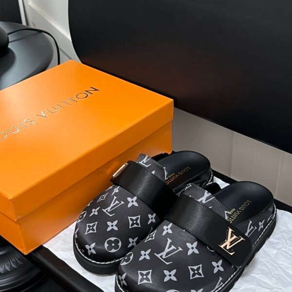 LV Waterfront Mule - Slides