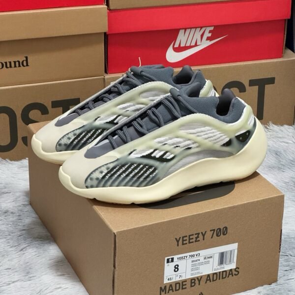 AD Yeezy 700 V3 - Sneakers