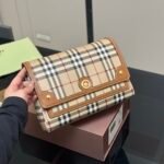 BBR Vintage Check and Leather Note – Bag – Green